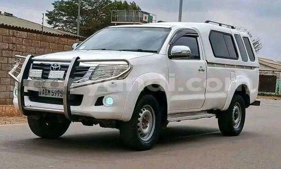 Buy Used Toyota Hilux White Car in Lusaka in Zambia Buy Used Toyota Hilux White Car in Lusaka in Zambia