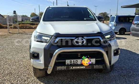 Buy Used Toyota Hilux White Car in Lusaka in Zambia