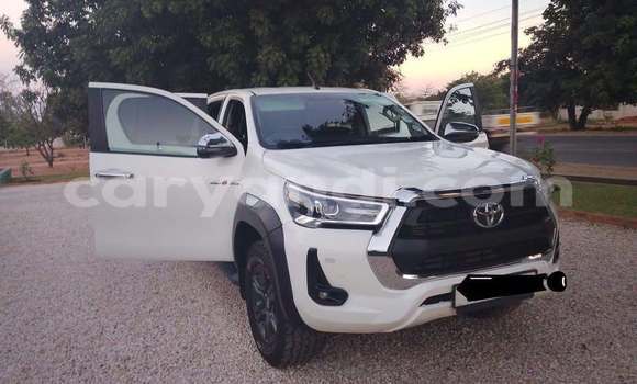 Buy Used Toyota Hilux White Car in Lusaka in Zambia