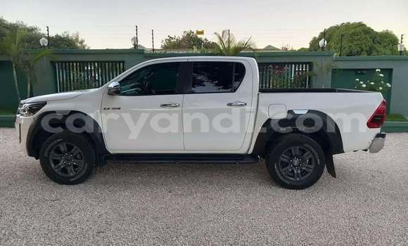 Buy Used Toyota Hilux White Car in Lusaka in Zambia Buy Used Toyota Hilux White Car in Lusaka in Zambia