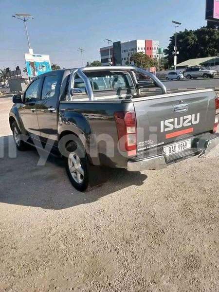 Big with watermark isuzu d max zambia lusaka 37885