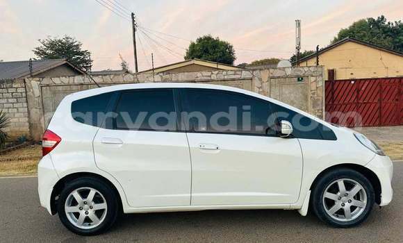 Buy Used Honda FIT White Car in Lusaka in Zambia Buy Used Honda FIT White Car in Lusaka in Zambia