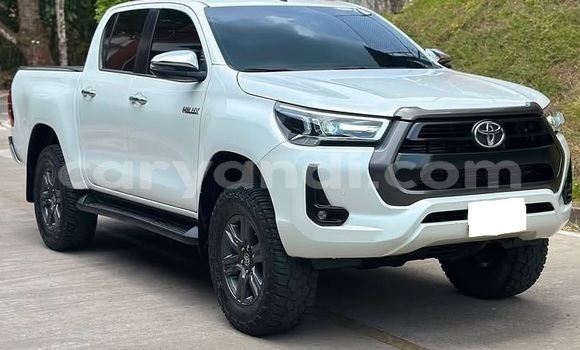 Tenga Tsaru Toyota Hilux Chena Mota in Lusaka in Zambia Tenga Tsaru Toyota Hilux Chena Mota in Lusaka in Zambia