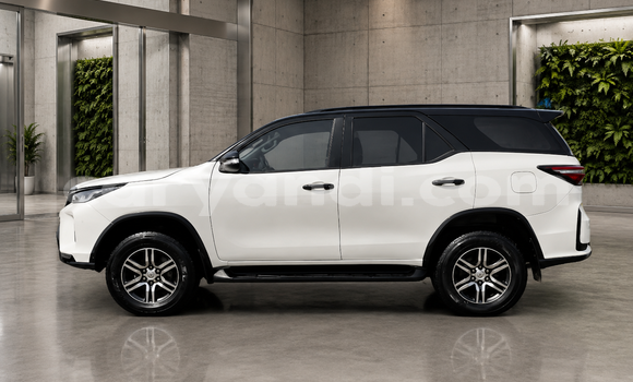 Buy Used Toyota Fortuner White Car in Lusaka in Zambia Buy Used Toyota Fortuner White Car in Lusaka in Zambia