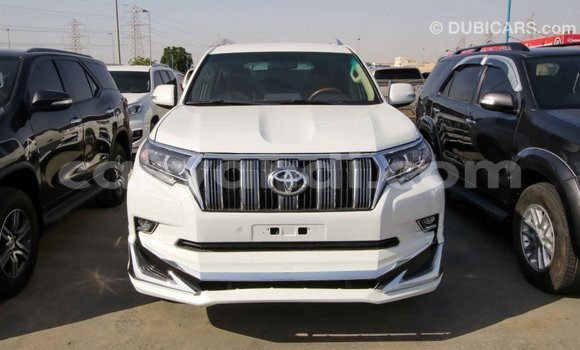 Acheter Import Voiture Toyota Prado Blanc à Import - Dubai, Zambie Acheter Import Voiture Toyota Prado Blanc à Import - Dubai, Zambie