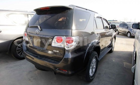 Tenga Imported Toyota Fortuner Zvimwe Mota in Import - Dubai in Zambia Tenga Imported Toyota Fortuner Zvimwe Mota in Import - Dubai in Zambia