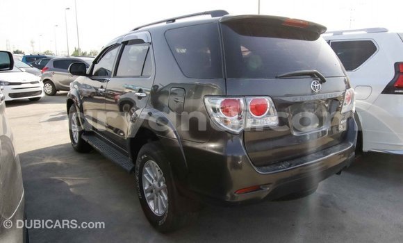 Tenga Imported Toyota Fortuner Zvimwe Mota in Import - Dubai in Zambia Tenga Imported Toyota Fortuner Zvimwe Mota in Import - Dubai in Zambia