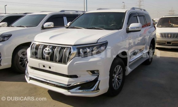 Acheter Import Voiture Toyota Prado Blanc à Import - Dubai, Zambie Acheter Import Voiture Toyota Prado Blanc à Import - Dubai, Zambie