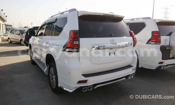 Acheter Import Voiture Toyota Prado Blanc à Import - Dubai, Zambie Acheter Import Voiture Toyota Prado Blanc à Import - Dubai, Zambie