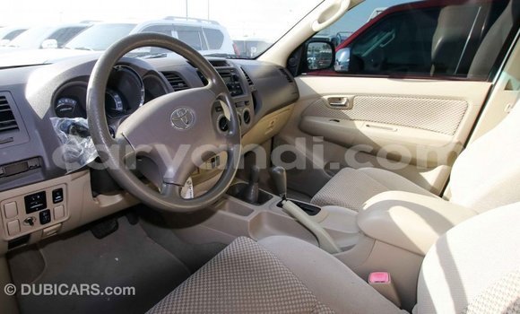 Nunua Imported Toyota Fortuner Nyeupe Gari ndani ya Import - Dubai nchini Zambia Nunua Imported Toyota Fortuner Nyeupe Gari ndani ya Import - Dubai nchini Zambia