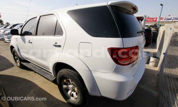 Nunua Imported Toyota Fortuner Nyeupe Gari ndani ya Import - Dubai nchini Zambia Nunua Imported Toyota Fortuner Nyeupe Gari ndani ya Import - Dubai nchini Zambia