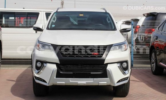 Acheter Import Voiture Toyota Fortuner Blanc à Import - Dubai, Zambie Acheter Import Voiture Toyota Fortuner Blanc à Import - Dubai, Zambie