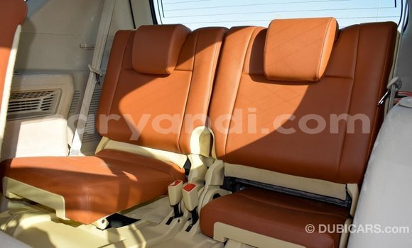 Acheter Import Voiture Toyota Prado Blanc à Import - Dubai, Zambie Acheter Import Voiture Toyota Prado Blanc à Import - Dubai, Zambie