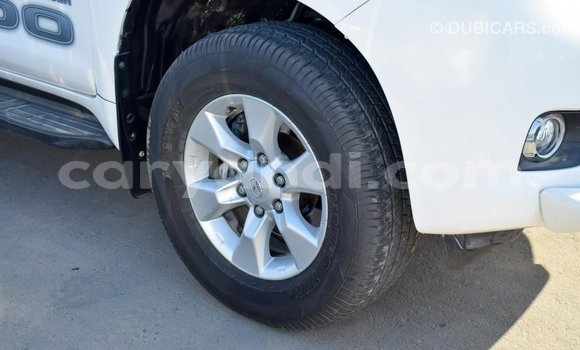 Acheter Import Voiture Toyota Prado Blanc à Import - Dubai, Zambie Acheter Import Voiture Toyota Prado Blanc à Import - Dubai, Zambie