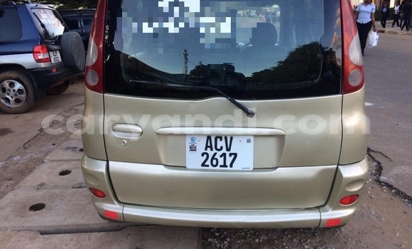 Acheter Occasion Voiture Toyota FunCargo Autre à Lusaka, Zambie Acheter Occasion Voiture Toyota FunCargo Autre à Lusaka, Zambie