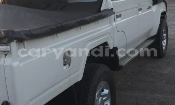 Buy Used Toyota Land Cruiser White Car in Kitwe in Zambia Buy Used Toyota Land Cruiser White Car in Kitwe in Zambia