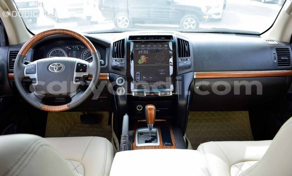 Tenga Imported Toyota Land Cruiser Zvimwe Mota in Import - Dubai in Zambia Tenga Imported Toyota Land Cruiser Zvimwe Mota in Import - Dubai in Zambia