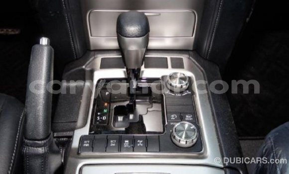 Buy Import Toyota Land Cruiser White Car in Import - Dubai in Zambia Buy Import Toyota Land Cruiser White Car in Import - Dubai in Zambia