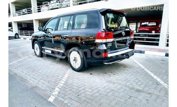 Nunua Imported Toyota Land Cruiser Nyeusi Gari ndani ya Import - Dubai nchini Zambia Nunua Imported Toyota Land Cruiser Nyeusi Gari ndani ya Import - Dubai nchini Zambia