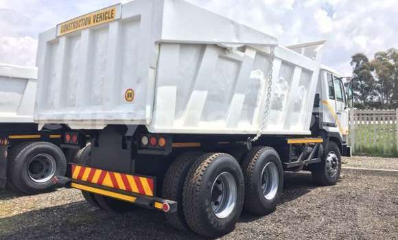 Nunua Ilio tumika Nissan UD Nyeupe Lori ndani ya Chingola nchini Zambia Nunua Ilio tumika Nissan UD Nyeupe Lori ndani ya Chingola nchini Zambia