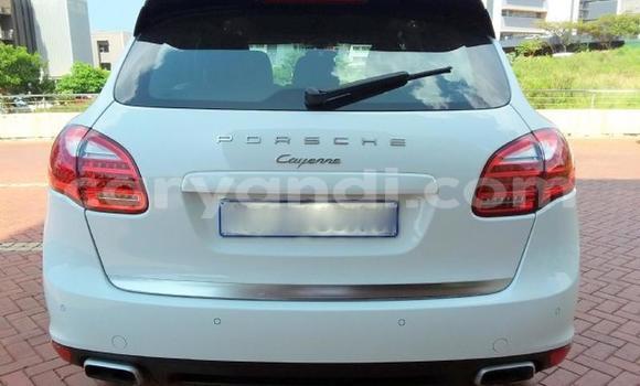 Nunua Ilio tumika Porsche Cayenne Nyeupe Gari ndani ya Lusaka nchini Zambia Nunua Ilio tumika Porsche Cayenne Nyeupe Gari ndani ya Lusaka nchini Zambia