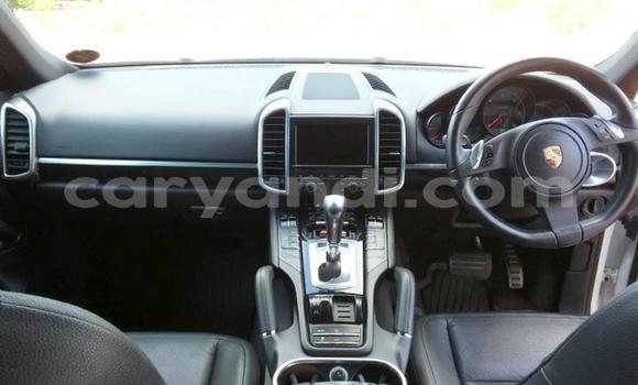 Nunua Ilio tumika Porsche Cayenne Nyeupe Gari ndani ya Lusaka nchini Zambia Nunua Ilio tumika Porsche Cayenne Nyeupe Gari ndani ya Lusaka nchini Zambia
