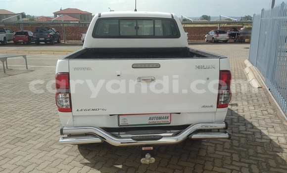 Nunua Ilio tumika Isuzu D–MAX Nyeupe Gari ndani ya Kalengwa nchini Kaskazini-Magharibi Nunua Ilio tumika Isuzu D–MAX Nyeupe Gari ndani ya Kalengwa nchini Kaskazini-Magharibi