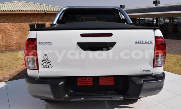 Buy Used Toyota Hilux White Car in Lusaka in Zambia Buy Used Toyota Hilux White Car in Lusaka in Zambia