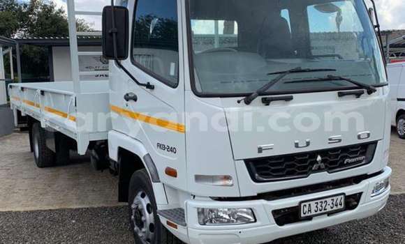 Acheter Occasion Utilitaire Mitsubishi Fuso Blanc à Livingstone, Zambie Acheter Occasion Utilitaire Mitsubishi Fuso Blanc à Livingstone, Zambie