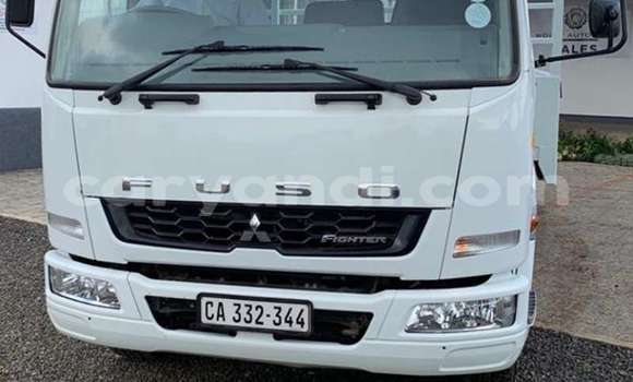 Acheter Occasion Utilitaire Mitsubishi Fuso Blanc à Livingstone, Zambie Acheter Occasion Utilitaire Mitsubishi Fuso Blanc à Livingstone, Zambie