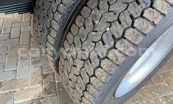 Acheter Occasion Utilitaire Mitsubishi Fuso Blanc à Livingstone, Zambie Acheter Occasion Utilitaire Mitsubishi Fuso Blanc à Livingstone, Zambie