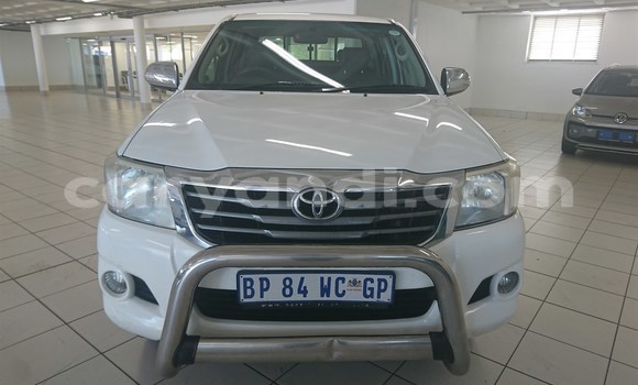 Acheter Occasion Voiture Toyota Hilux Blanc à Livingstone, Zambie Acheter Occasion Voiture Toyota Hilux Blanc à Livingstone, Zambie