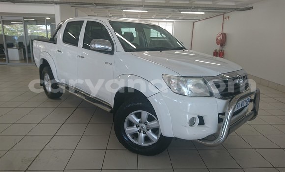 Acheter Occasion Voiture Toyota Hilux Blanc à Livingstone, Zambie Acheter Occasion Voiture Toyota Hilux Blanc à Livingstone, Zambie