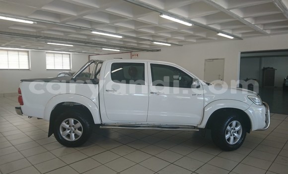 Acheter Occasion Voiture Toyota Hilux Blanc à Livingstone, Zambie Acheter Occasion Voiture Toyota Hilux Blanc à Livingstone, Zambie