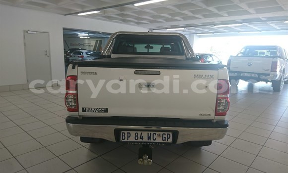 Acheter Occasion Voiture Toyota Hilux Blanc à Livingstone, Zambie Acheter Occasion Voiture Toyota Hilux Blanc à Livingstone, Zambie