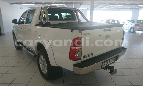 Acheter Occasion Voiture Toyota Hilux Blanc à Livingstone, Zambie Acheter Occasion Voiture Toyota Hilux Blanc à Livingstone, Zambie