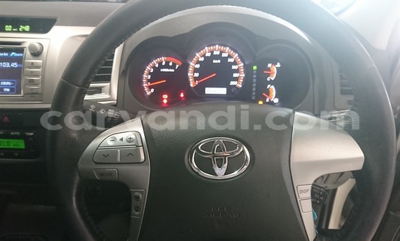Acheter Occasion Voiture Toyota Hilux Blanc à Livingstone, Zambie Acheter Occasion Voiture Toyota Hilux Blanc à Livingstone, Zambie