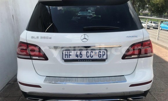 Tenga Tsaru Mercedes‒Benz 250 Chena Mota in Livingstone in Zambia Tenga Tsaru Mercedes‒Benz 250 Chena Mota in Livingstone in Zambia