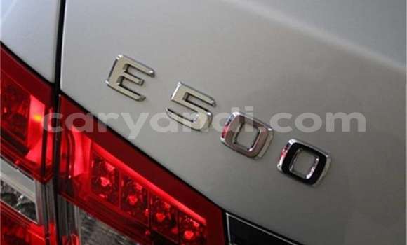 Acheter Occasion Voiture Mercedes‒Benz E–Class Gris à Livingstone, Zambie Acheter Occasion Voiture Mercedes‒Benz E–Class Gris à Livingstone, Zambie