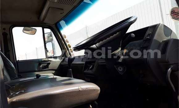 Acheter Occasion Utilitaire Nissan UD Blanc à Lusaka, Zambie Acheter Occasion Utilitaire Nissan UD Blanc à Lusaka, Zambie