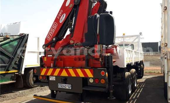 Acheter Occasion Utilitaire Nissan UD Blanc à Lusaka, Zambie Acheter Occasion Utilitaire Nissan UD Blanc à Lusaka, Zambie