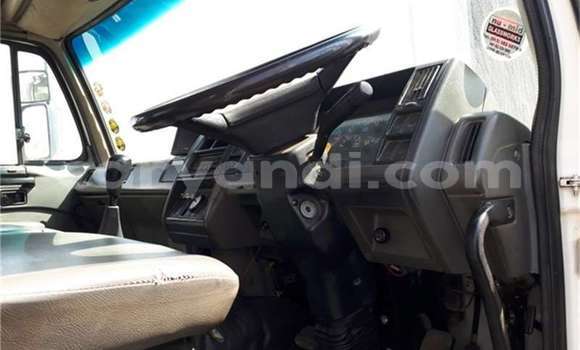 Acheter Occasion Utilitaire Nissan UD Blanc à Lusaka, Zambie Acheter Occasion Utilitaire Nissan UD Blanc à Lusaka, Zambie