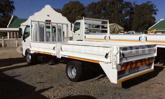 Acheter Occasion Utilitaire Toyota Dyna Blanc à Lusaka, Zambie Acheter Occasion Utilitaire Toyota Dyna Blanc à Lusaka, Zambie