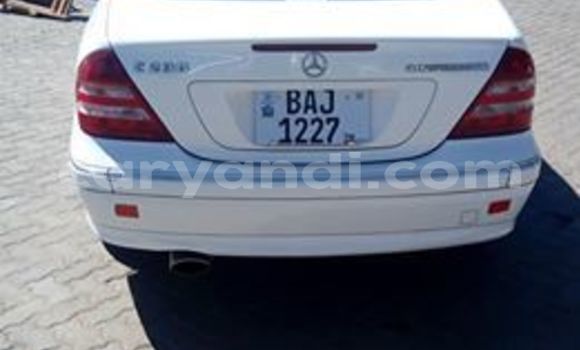 Acheter Occasion Voiture Mercedes‒Benz C–Class Blanc à Lusaka, Zambie Acheter Occasion Voiture Mercedes‒Benz C–Class Blanc à Lusaka, Zambie
