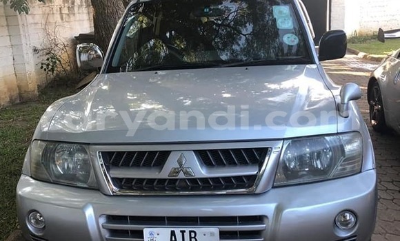 Nunua Ilio tumika Mitsubishi Pajero Fedha Gari ndani ya Lusaka nchini Zambia Nunua Ilio tumika Mitsubishi Pajero Fedha Gari ndani ya Lusaka nchini Zambia