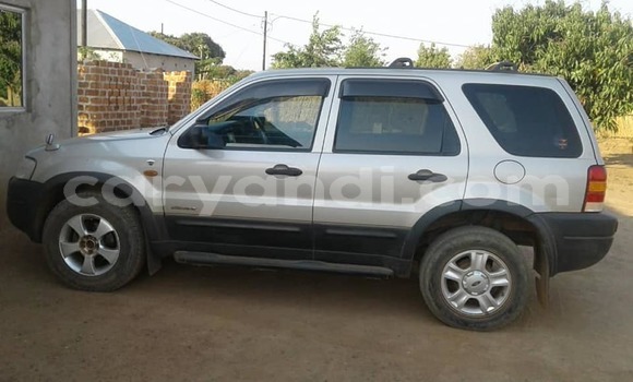 Nunua Ilio tumika Ford Escape Fedha Gari ndani ya Kabwe nchini Zambia Nunua Ilio tumika Ford Escape Fedha Gari ndani ya Kabwe nchini Zambia