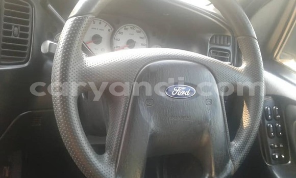Nunua Ilio tumika Ford Escape Fedha Gari ndani ya Kabwe nchini Zambia Nunua Ilio tumika Ford Escape Fedha Gari ndani ya Kabwe nchini Zambia