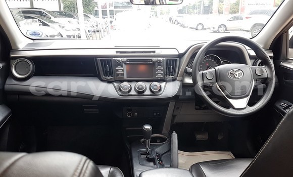 Tenga Tsaru Toyota RAV4 Zvimwe Mota in Livingstone in Zambia Tenga Tsaru Toyota RAV4 Zvimwe Mota in Livingstone in Zambia