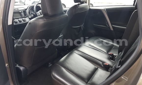 Tenga Tsaru Toyota RAV4 Zvimwe Mota in Livingstone in Zambia Tenga Tsaru Toyota RAV4 Zvimwe Mota in Livingstone in Zambia