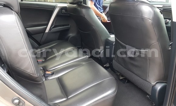 Tenga Tsaru Toyota RAV4 Zvimwe Mota in Livingstone in Zambia Tenga Tsaru Toyota RAV4 Zvimwe Mota in Livingstone in Zambia